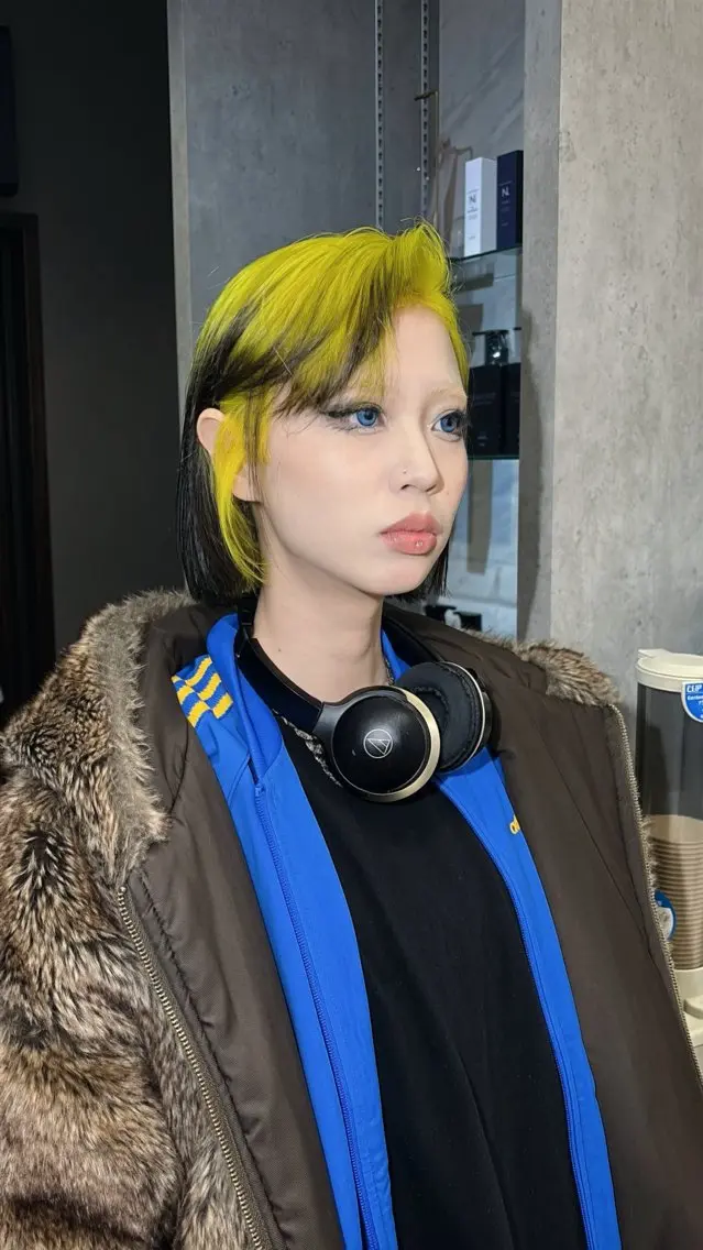 ミディアム 顔周りカット 韓国風ヘア レイヤーカット ヘアカラー トリートメント ヘアセット 顔まわりレイヤー/諒 オリーブカラー/天神のヘアスタイル
