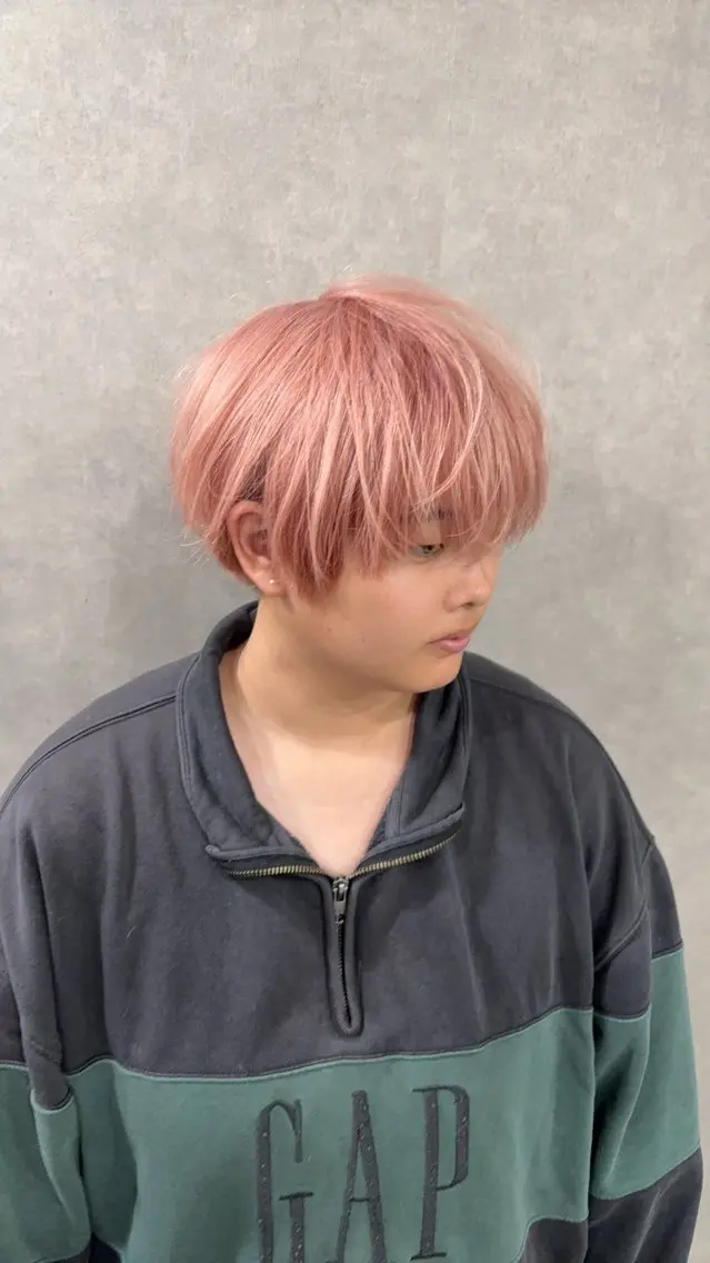 ショート カラー がわ/ハイレイヤー /ハイトーンカラーのヘアスタイル