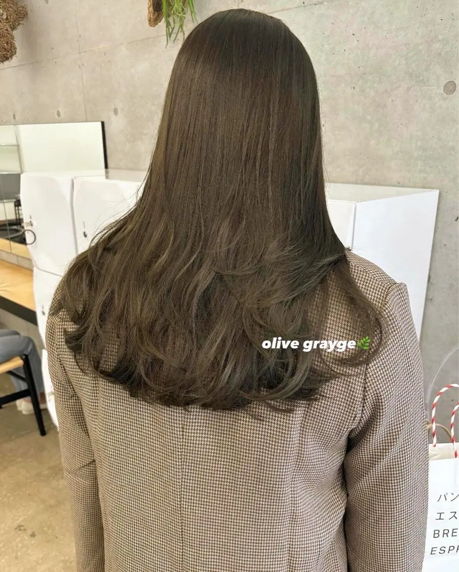 セミロング カラー オリーブベージュ きょうかのヘアスタイル