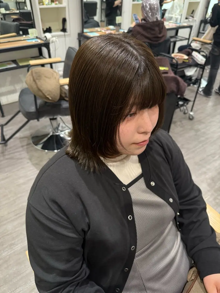 ミディアム カラー ボブレイヤー グレージュ オリーブグレージュ オリーブグレー ボブ ヘアカラー トリートメント 艶髪レイヤー上田 紗也🇰🇷💗のヘアスタイル