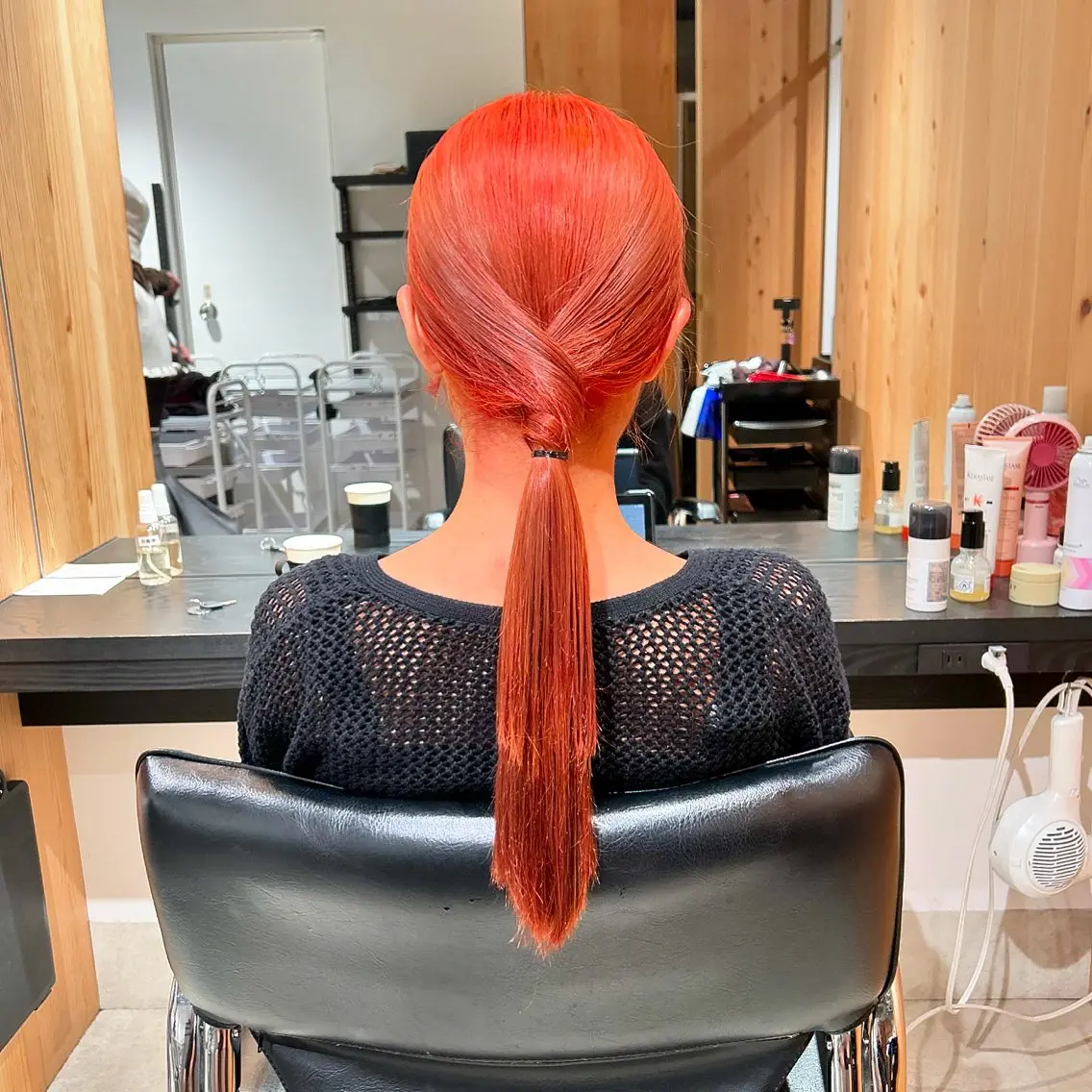 ロング カラー ブリーチ オレンジ カット ヘアカラー トリートメント スキバサミを使わない カット🌼唯🌼のヘアスタイル
