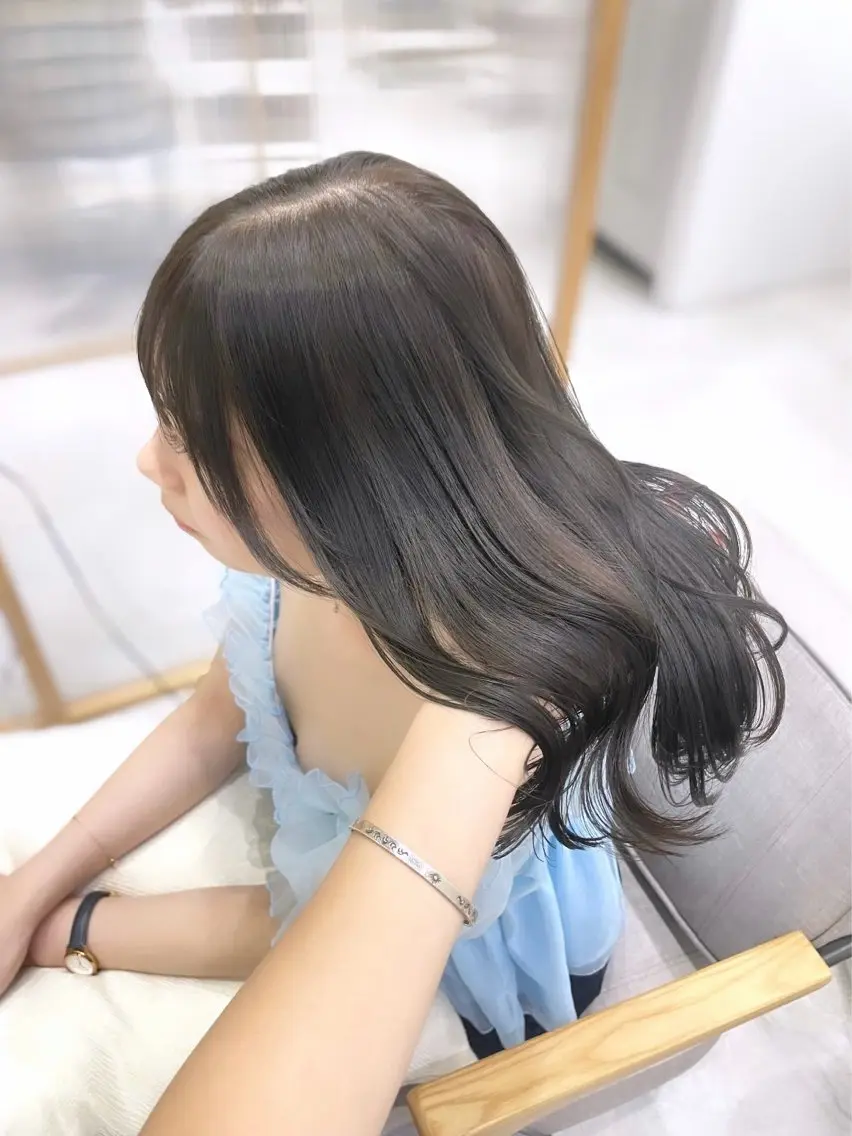 ロング カット ヘアカラー トリートメント fuwari 美白ショコラカラーのヘアスタイル