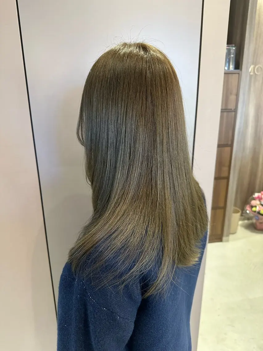 ロング カラー ベージュカラー オリーブベージュ カット ヘアカラー ボブ/艶カラー /misako🧺のヘアスタイル