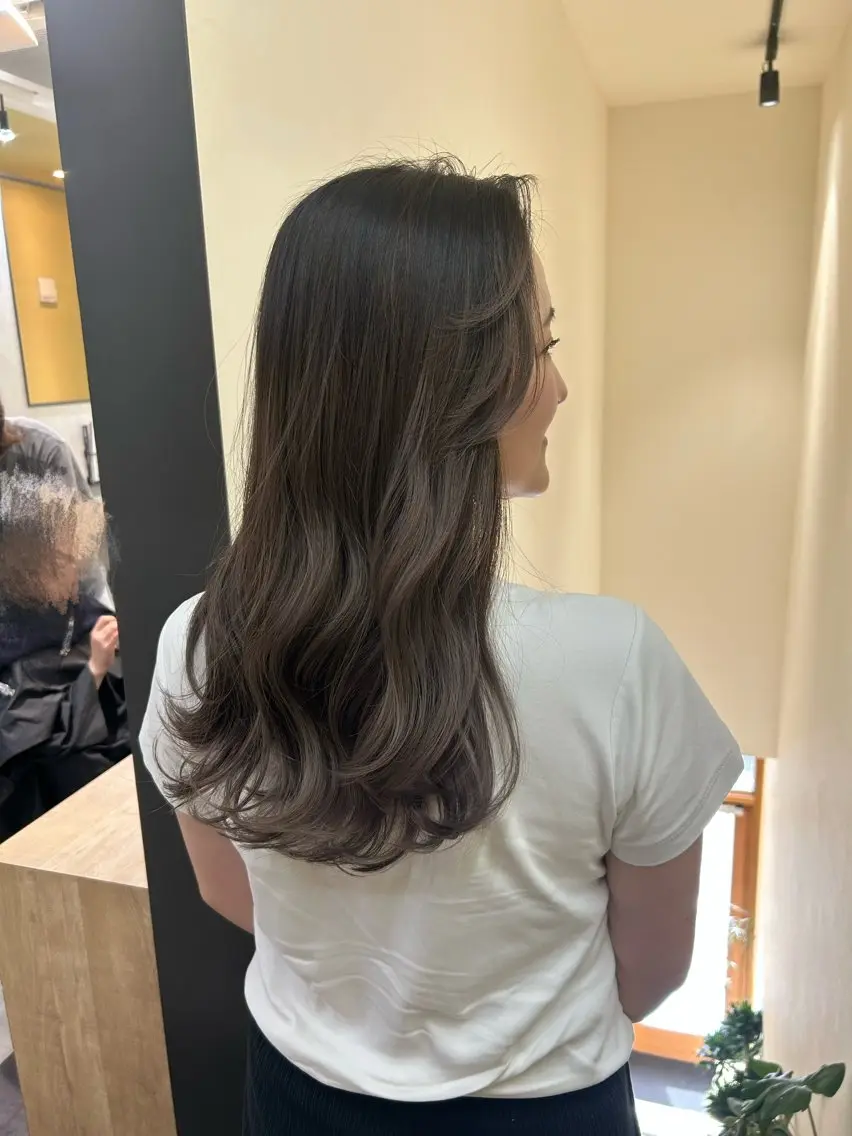 ロング カラー バレイヤージュ レイヤーカット カット ヘアカラー トリートメント hub hair レイヤー/ナチュラルのヘアスタイル