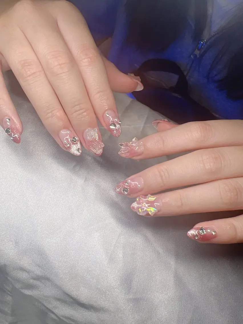 ネイル 長さ出し グラデーション 卒業式 キラキラネイル マグネットネイル ハンドネイル Lee Nailsのネイルデザイン