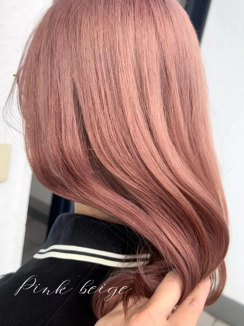 ミディアム カラー ベージュカラー ブリーチ ミルクティーベージュ ピンクカラー カット ヘアカラー トリートメント 高橋 秀平のヘアスタイル