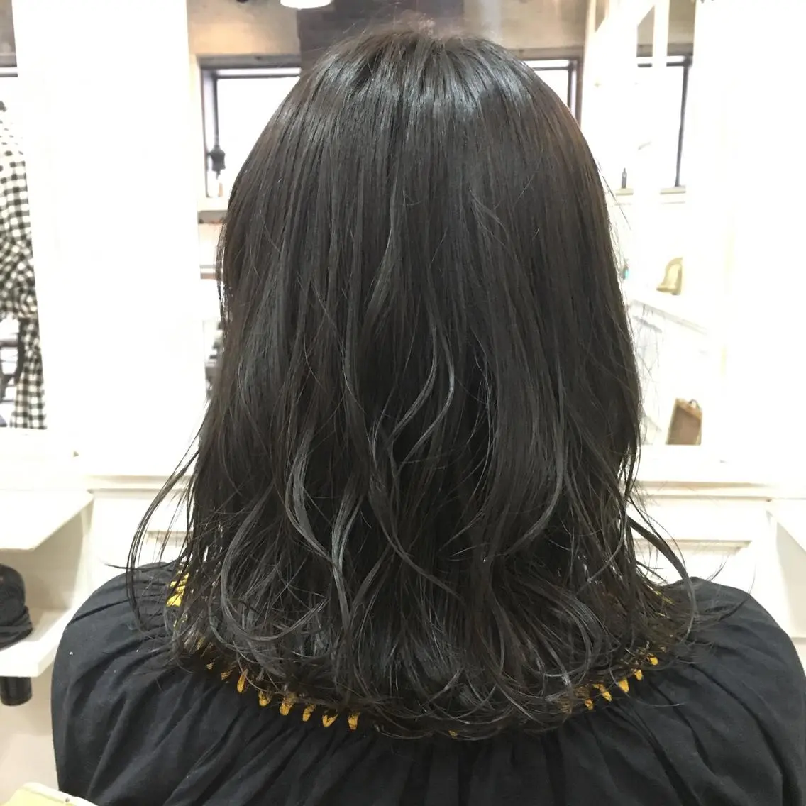 ミディアム カラー パーマ アッシュ 透明感カラー RUKA 美容院×ネイリストのヘアスタイル