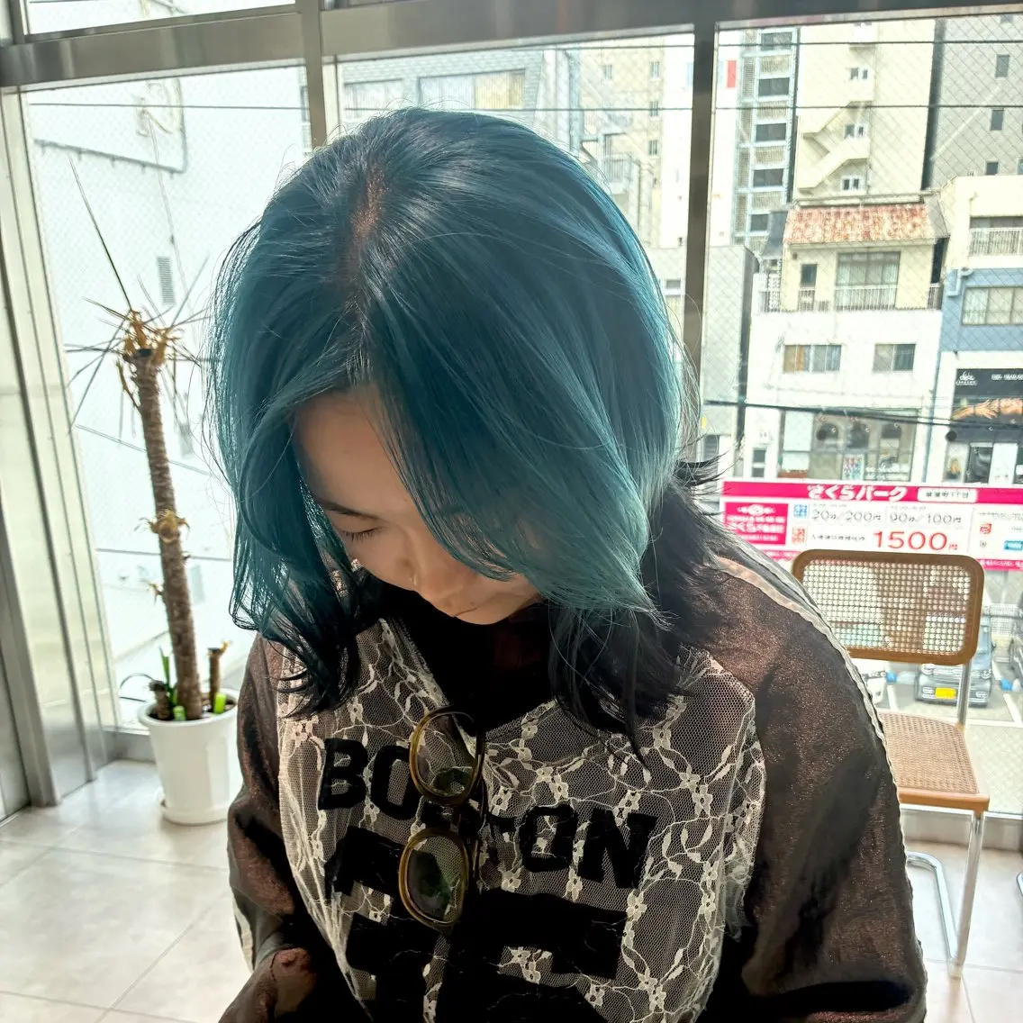 ミディアム カット ヘアカラー トリートメント newi広島 tomokaのヘアスタイル