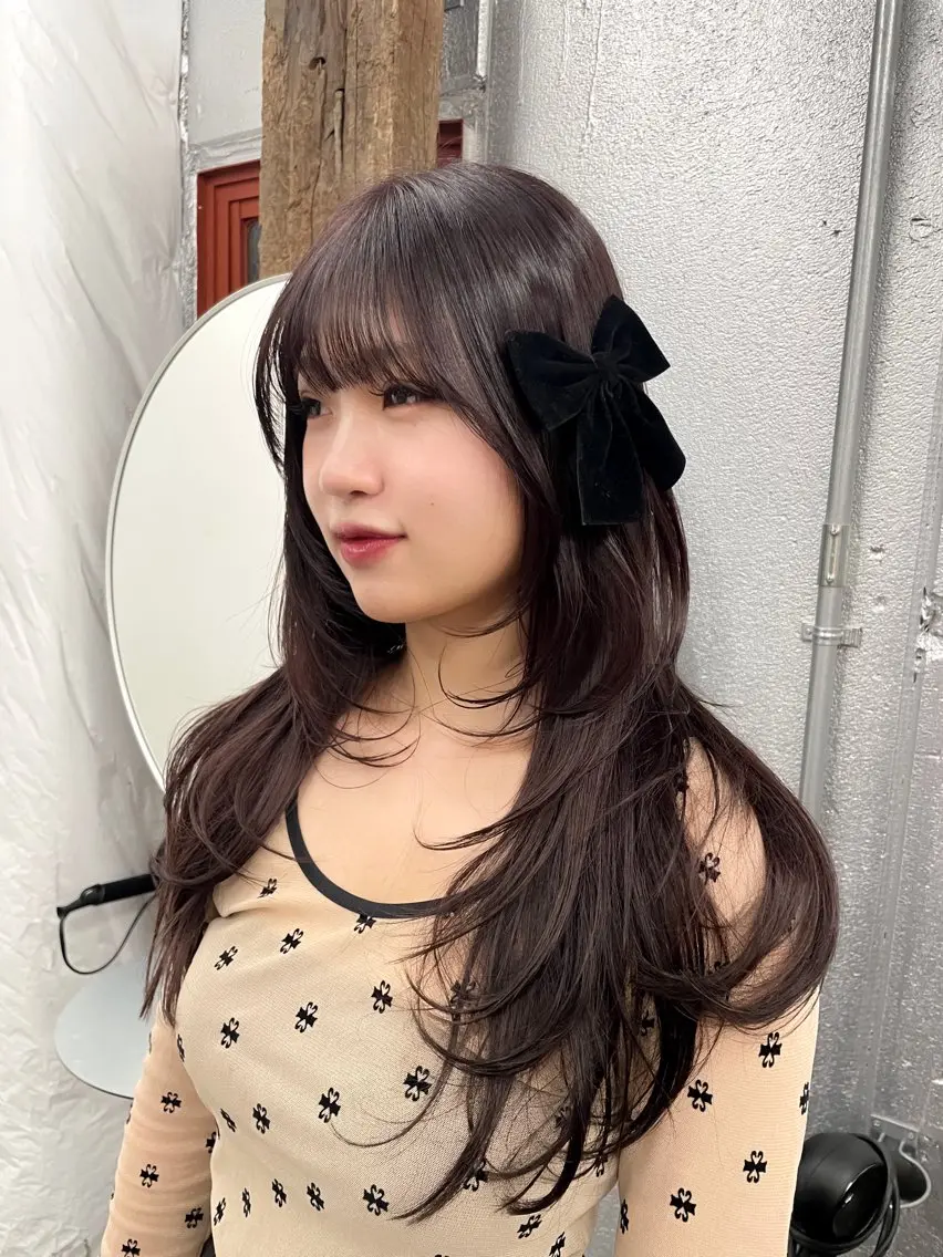 ロング カラー ヘアアレンジ ラベンダーカラー レイヤーカット ヘアカラー トリートメント 🎀透明感カラー 韓国ヘア🎀mahoのヘアスタイル