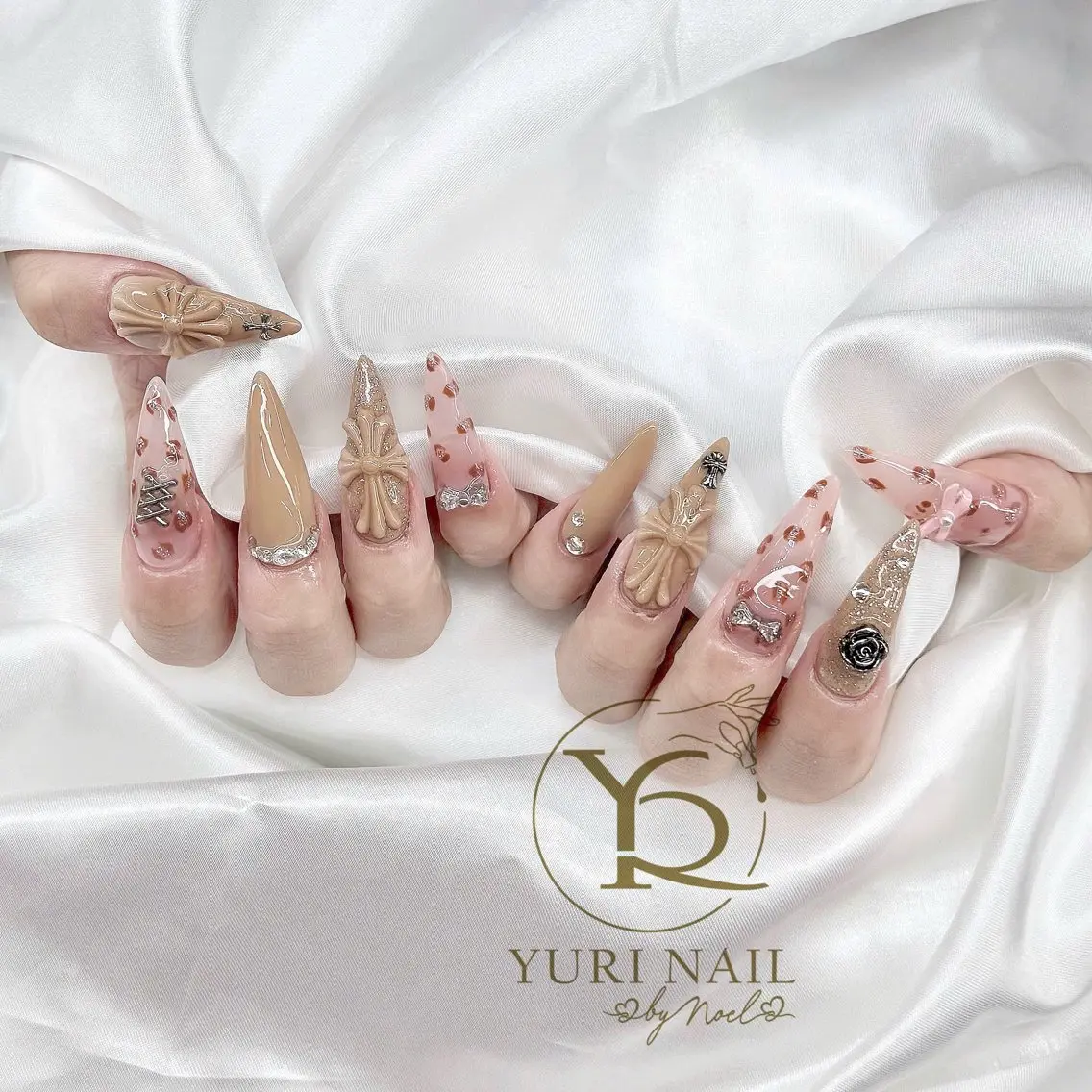 ネイル ハンドネイル フットネイル ハンドケア YURI Nail NARITAのネイルデザイン