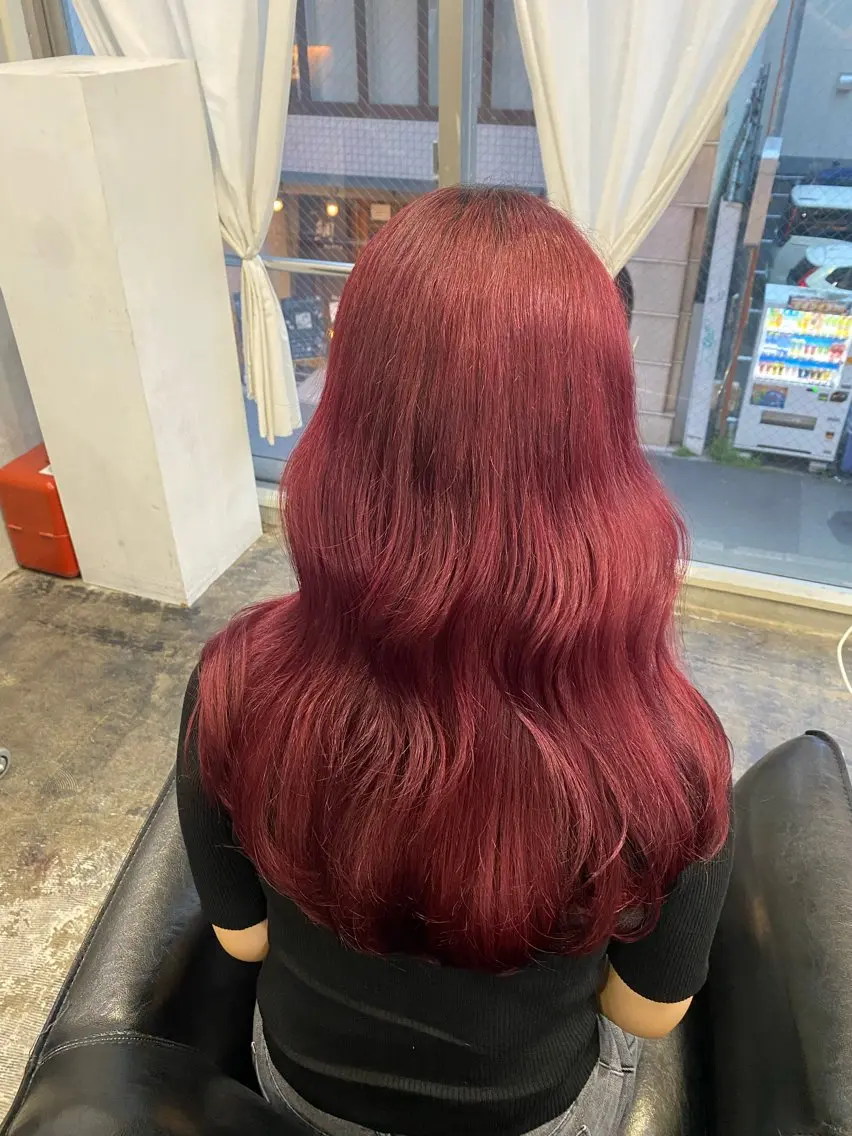 ロング カラー レッドカラー 佐伯 鼓乃美のヘアスタイル