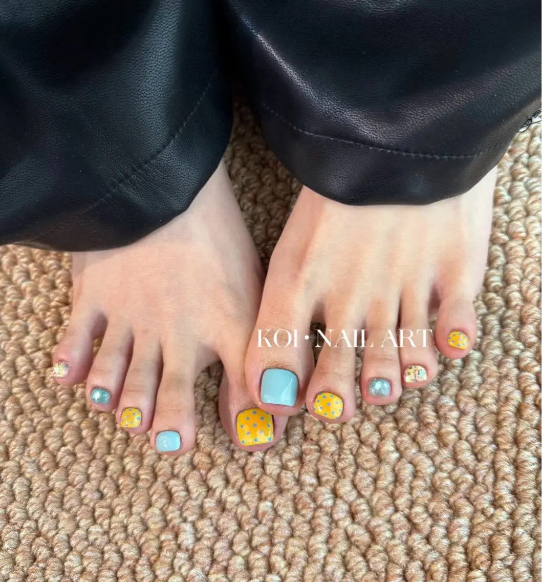 ネイル アートネイル オーロラネイル チークネイル フレンチネイル ガラスフレンチ フットネイル 🎀YooLi Nail salonのネイルデザイン