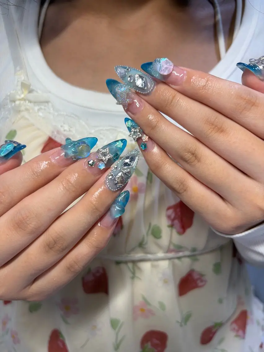ネイル ブルー クリアネイル 夏ネイル ハンドネイル MOMOKA Mネイルbranchのネイルデザイン