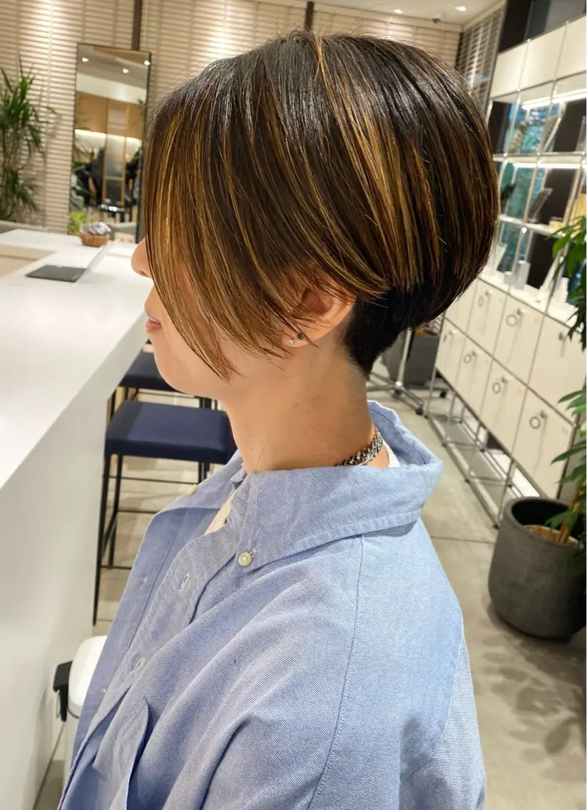 ショート カラー 平沢 真司のヘアスタイル