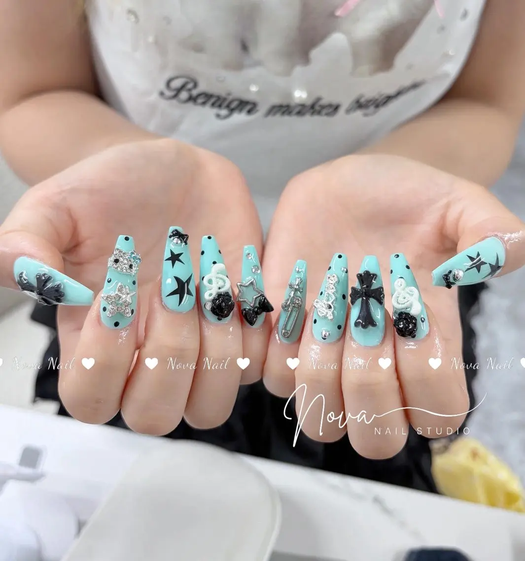 ネイル オーロラネイル チークネイル フラッシュネイル フレンチネイル ジェルネイル ハンドネイル ハンドケア Miyu Nailのネイルデザイン