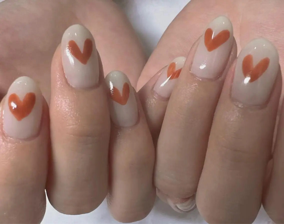 ネイル ハンドネイル 🫧Lua.nail 🍒emuのネイルデザイン