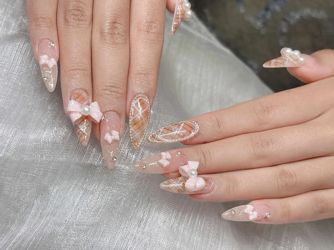 ネイル 長さ出し グラデーション 卒業式 キラキラネイル マグネットネイル ハンドネイル Lee Nailsのネイルデザイン
