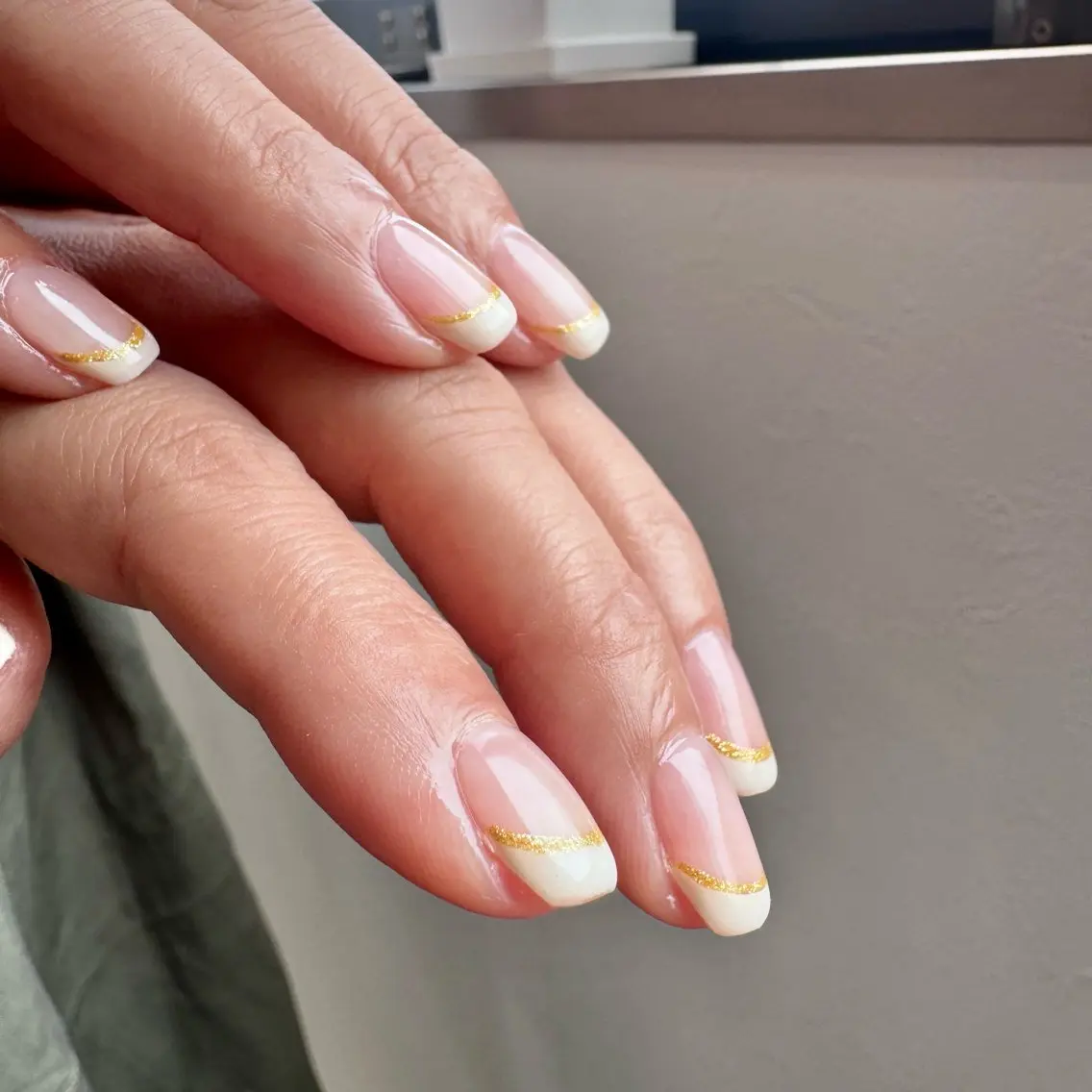 ネイル フレンチネイル ラメ(グリッター) Halo Nail 【ハロネイル】のネイルデザイン
