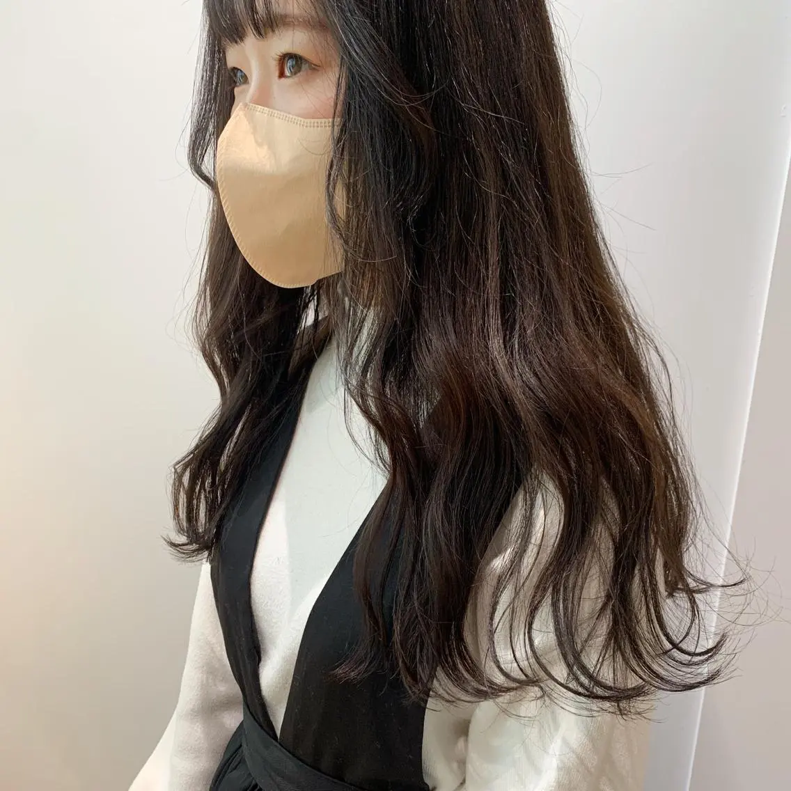 ロング カラー ブラウンカラー カット ヘアカラー トリートメント 片岡 由依のヘアスタイル