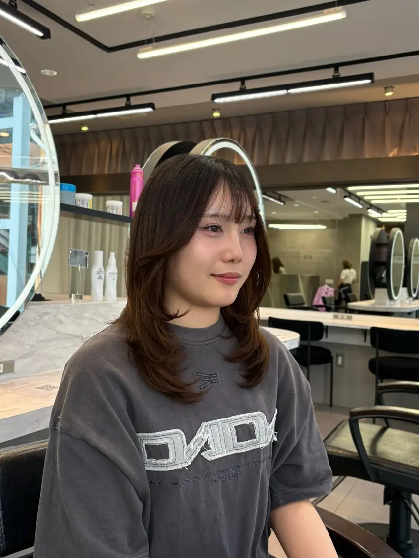 ミディアム カラー カット ヘアカラー トリートメント 上品☆韓国レイヤー 🤍ゆうが🤍のヘアスタイル
