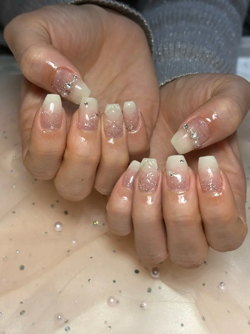 ネイル ハンドネイル フットネイル ✴︎ Delightのネイルデザイン