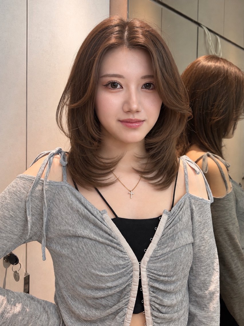 ミディアム カラー ヘアアレンジ ミディアムレイヤー ベージュカラー ブリーチ 透明感カラー ダブルカラー ヘアカラー トリートメント ヘアセット 縮毛矯正ブリーチなし 🍒❤ゆうきのヘアスタイル