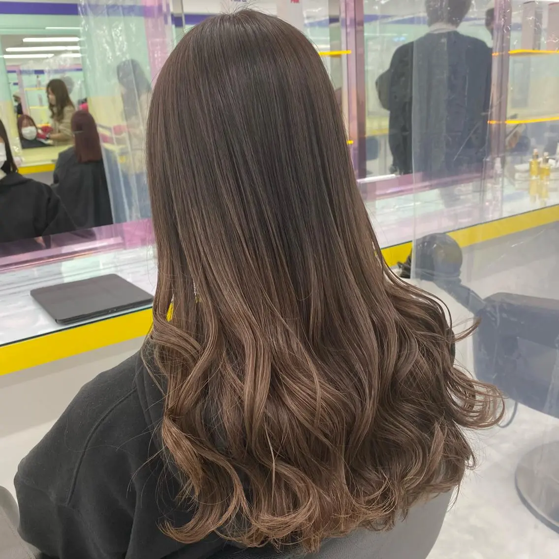 ミディアム カラー ヘアアレンジ ヘアカラー トリートメント mai🍑暖色カラー /レイヤー💖のヘアスタイル