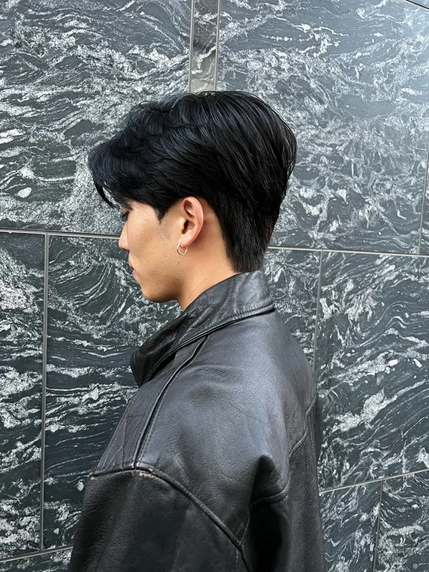 ショート パーマ メンズ センターパート ダウンパーマ メンズパーマ カット パーマ トリートメント 樋野 亮のヘアスタイル