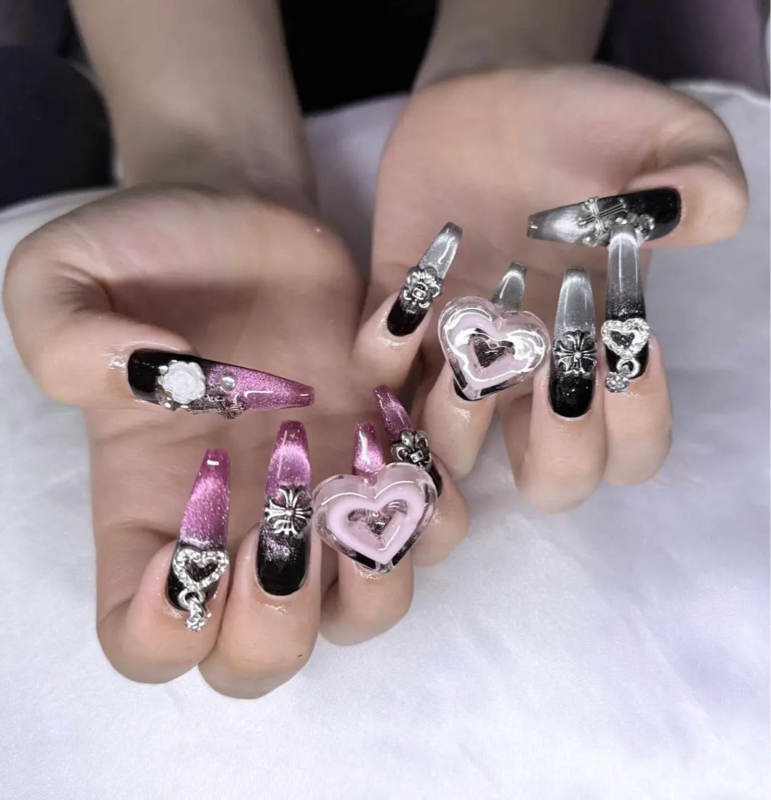 ネイル 長さ出し グラデーション 卒業式 キラキラネイル マグネットネイル ハンドネイル Lee Nailsのネイルデザイン