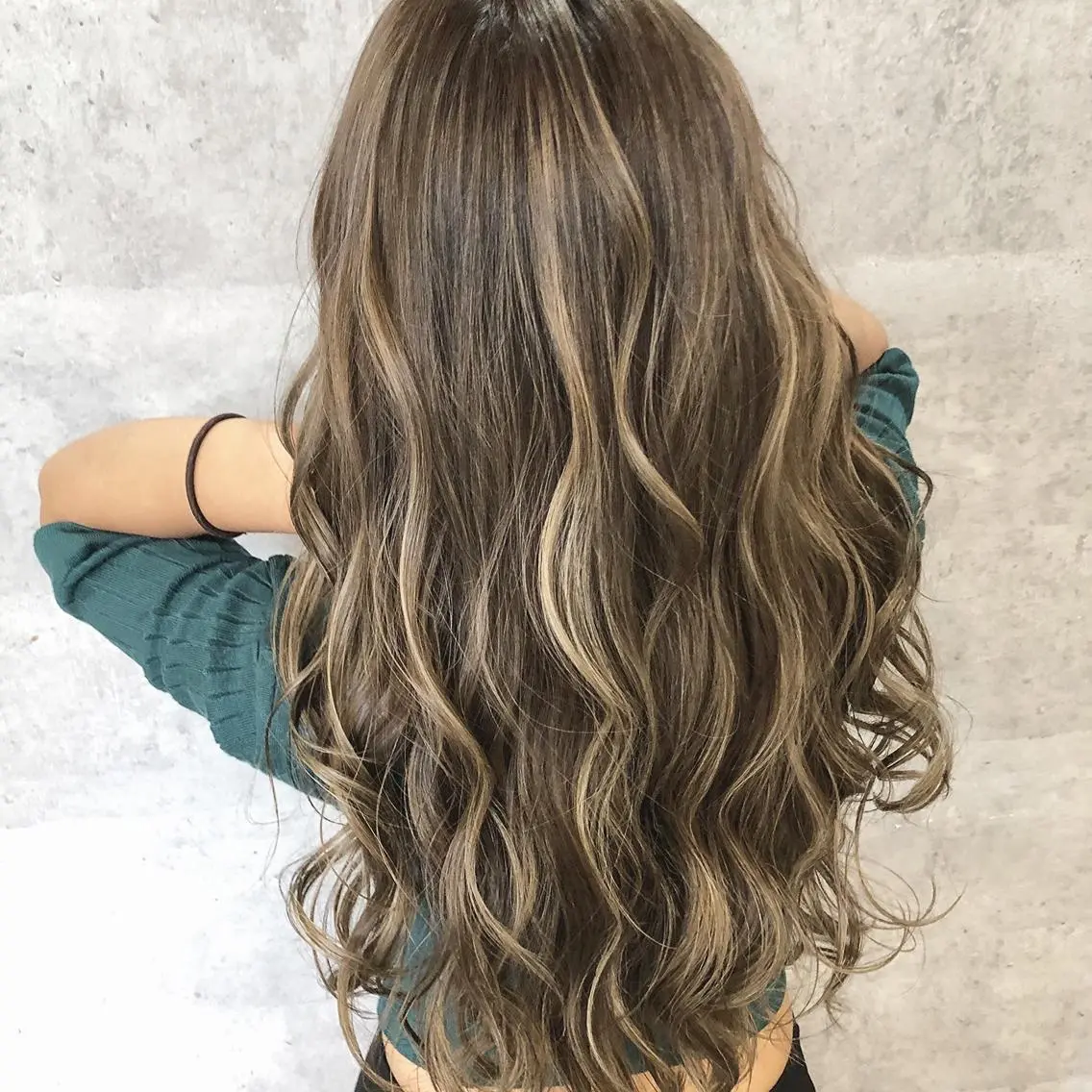 ロング カラー ハイライトカラー ハイライト ✨MiL✨ ✨心斎橋✨のヘアスタイル