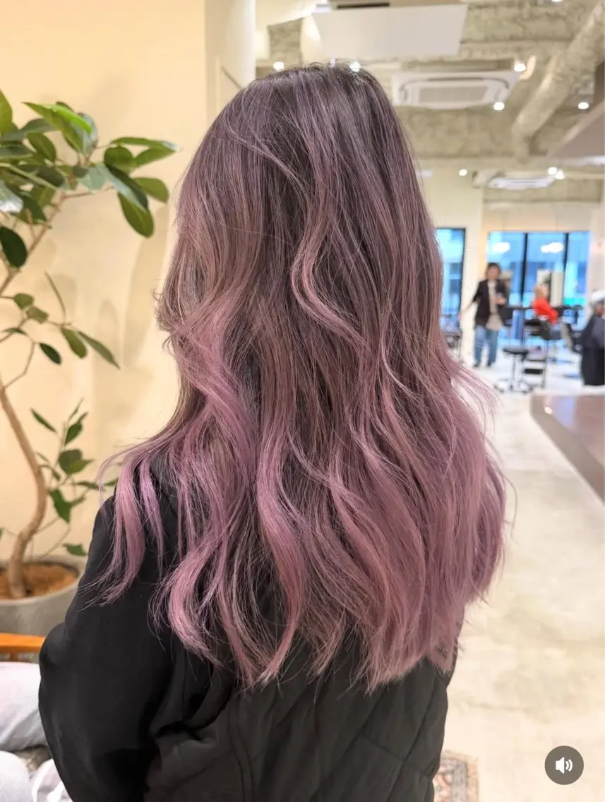 ロング カラー バレイヤージュ ピンクカラー レイヤーカット いちか 🪶バレイヤージュのヘアスタイル