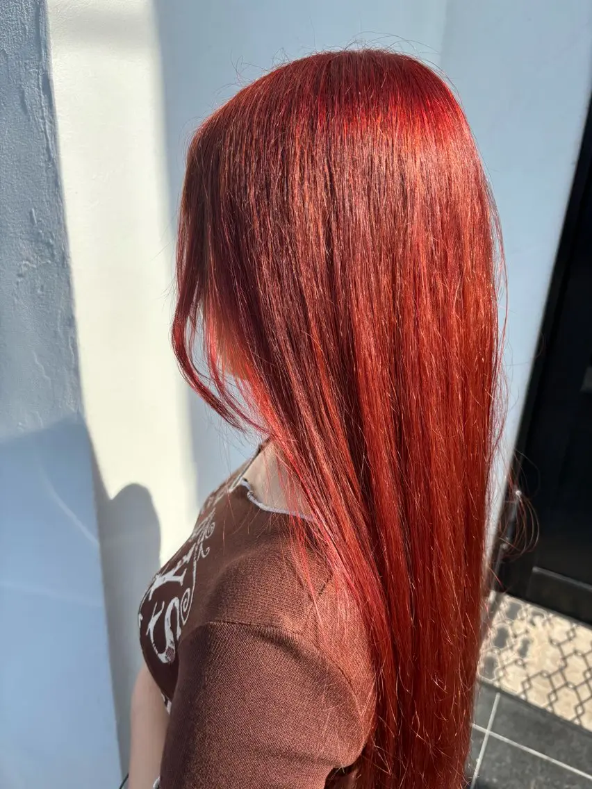 ロング カラー ブリーチ オレンジ 山崎 南乃のヘアスタイル