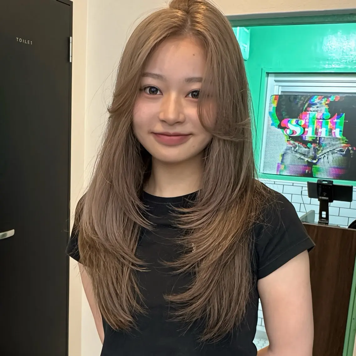 ロング ハッシュカット レイヤーカット カット ヘアカラー ハイトーン🎀 MIYU💖のヘアスタイル