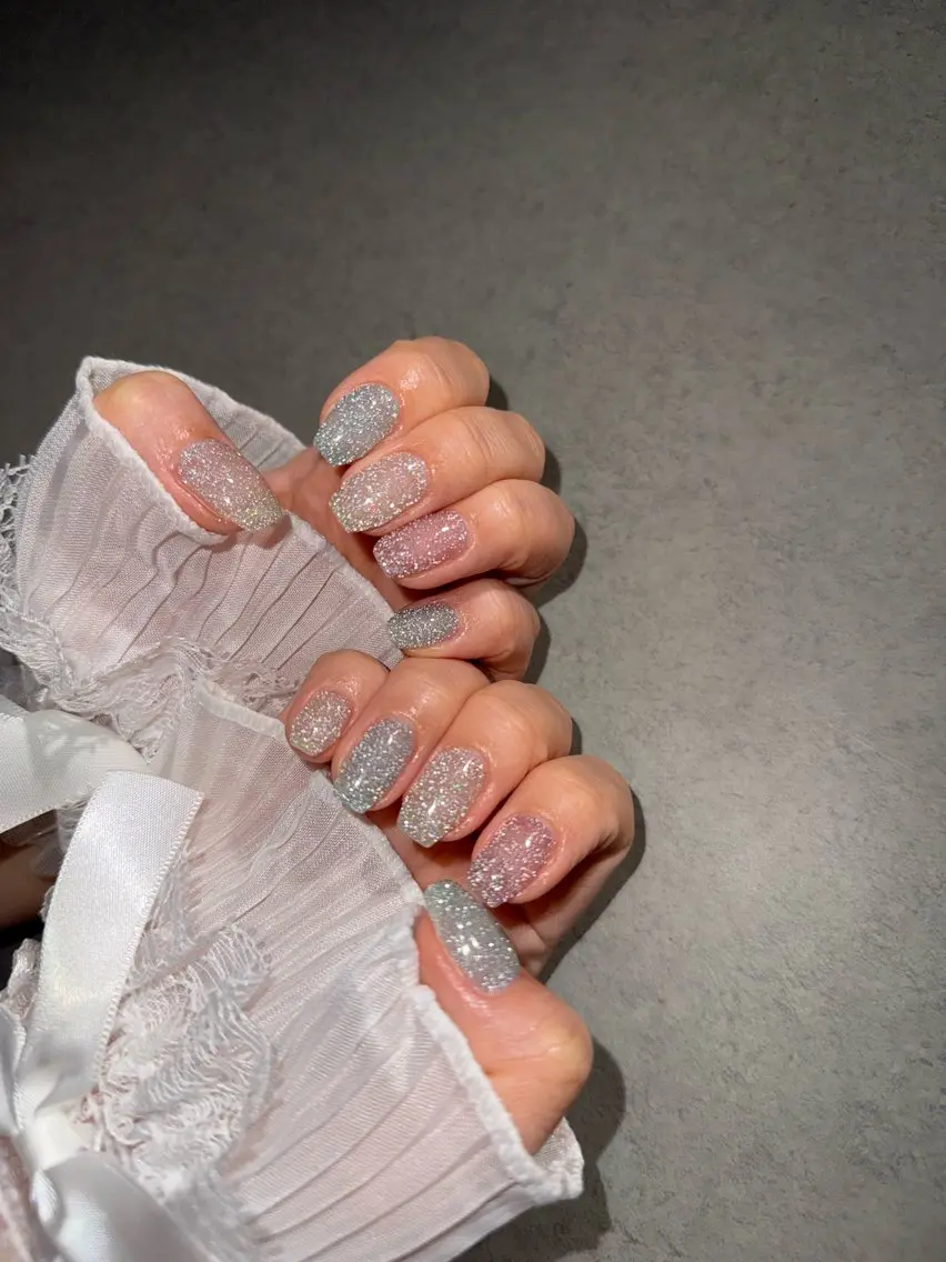 ネイル I-nailロング /ワンホン/キラキラのネイルデザイン