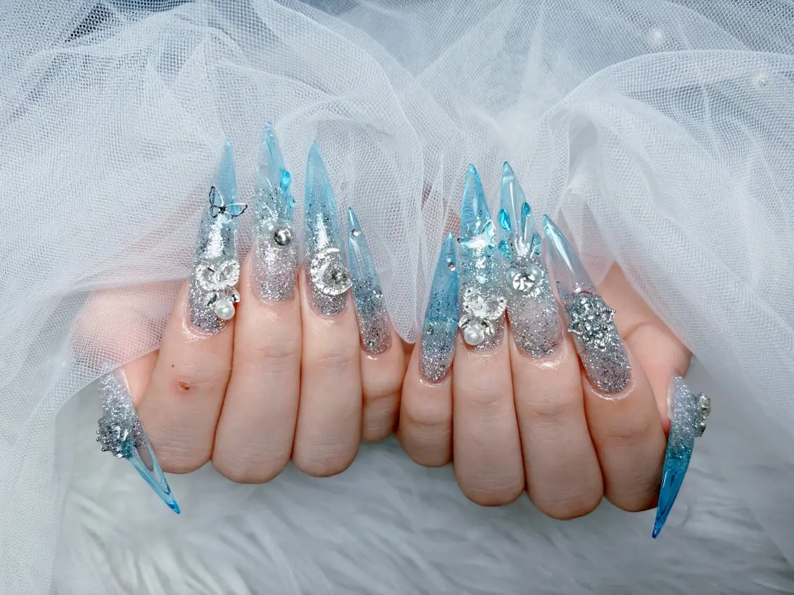 ネイル アートネイル 長さ出し ジェルネイル 韓国ネイル マグネットネイル ハンドネイル Cloudy Chan Nailのネイルデザイン