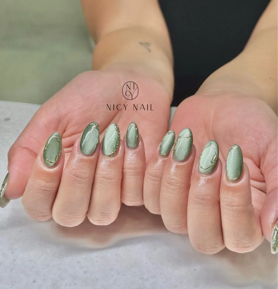 ネイル アートネイル オーロラネイル ブルー チークネイル フットネイル ハンドネイル NICY NAIL 池袋のネイルデザイン