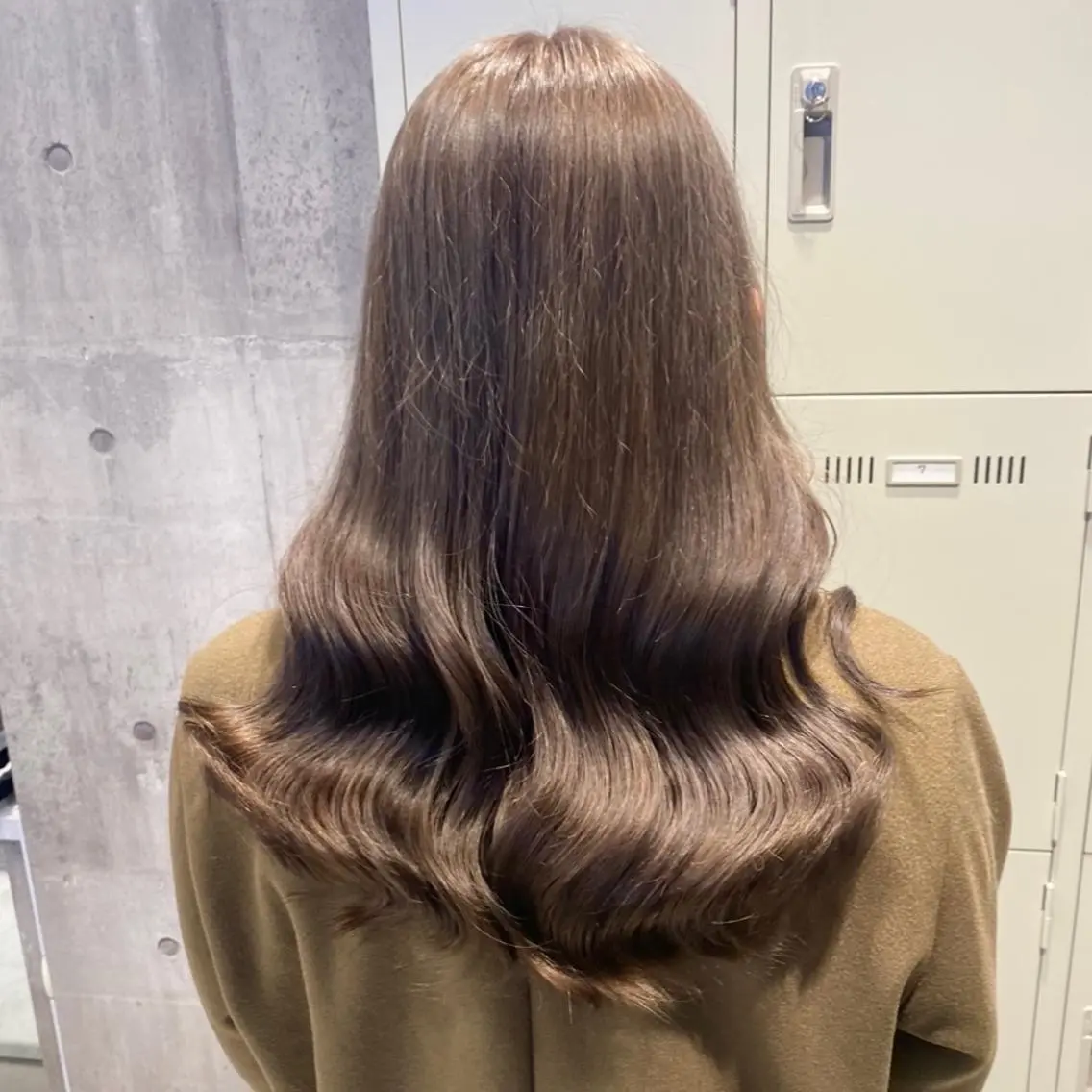 セミロング カラー ヘアアレンジ メンズ ヘアカラー トリートメント ヘアセット お悩み解決美容師 💐AMIのヘアスタイル