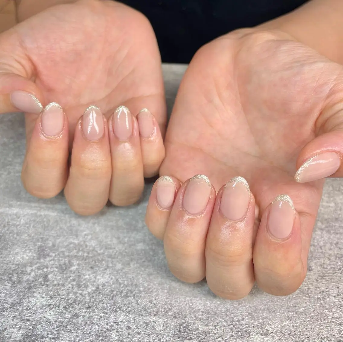ネイル フレンチネイル ラメ(グリッター) with hues AYAのネイルデザイン