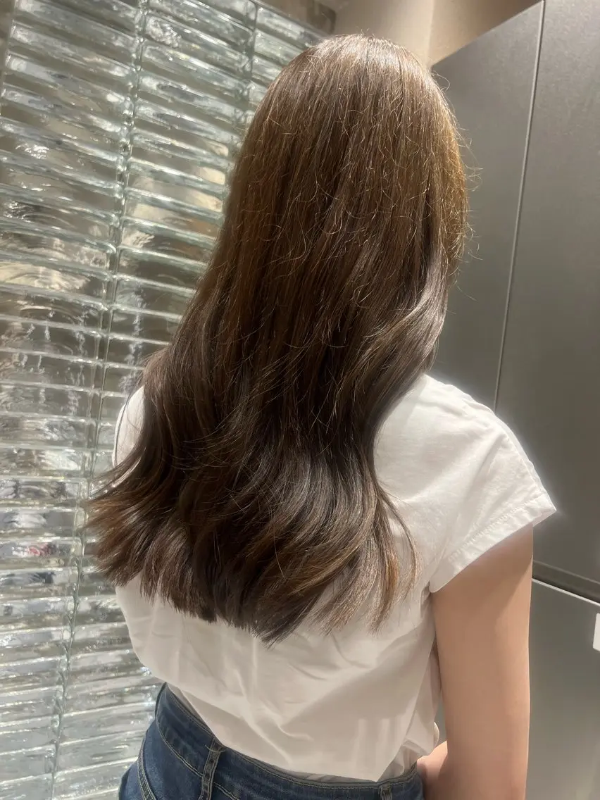 ロング カット ヘアカラー 脇山 真生のヘアスタイル