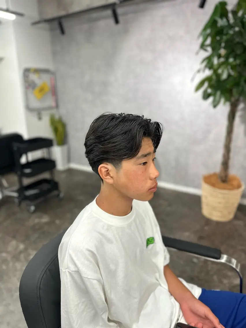 メンズ センターパート カット 小泉 慶英のヘアスタイル