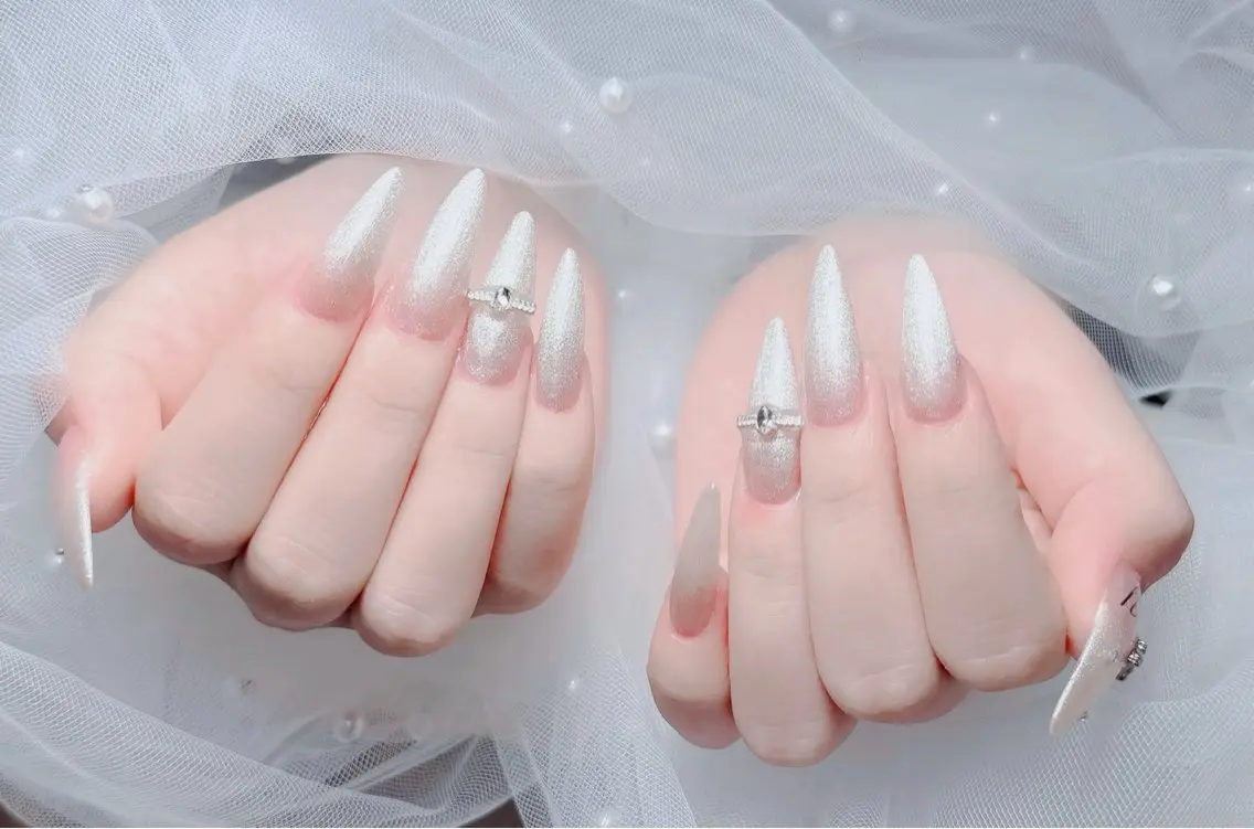 ネイル チークネイル 長さ出し フラッシュネイル フレンチネイル グラデーション ハンドネイル Lenie Nail Salonのネイルデザイン