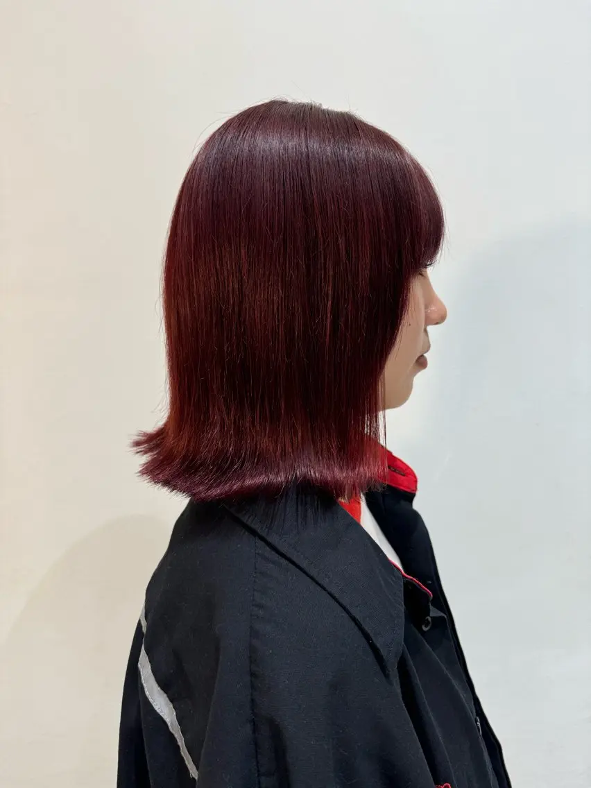 ミディアム カラー レッドカラー 吉留 文月のヘアスタイル