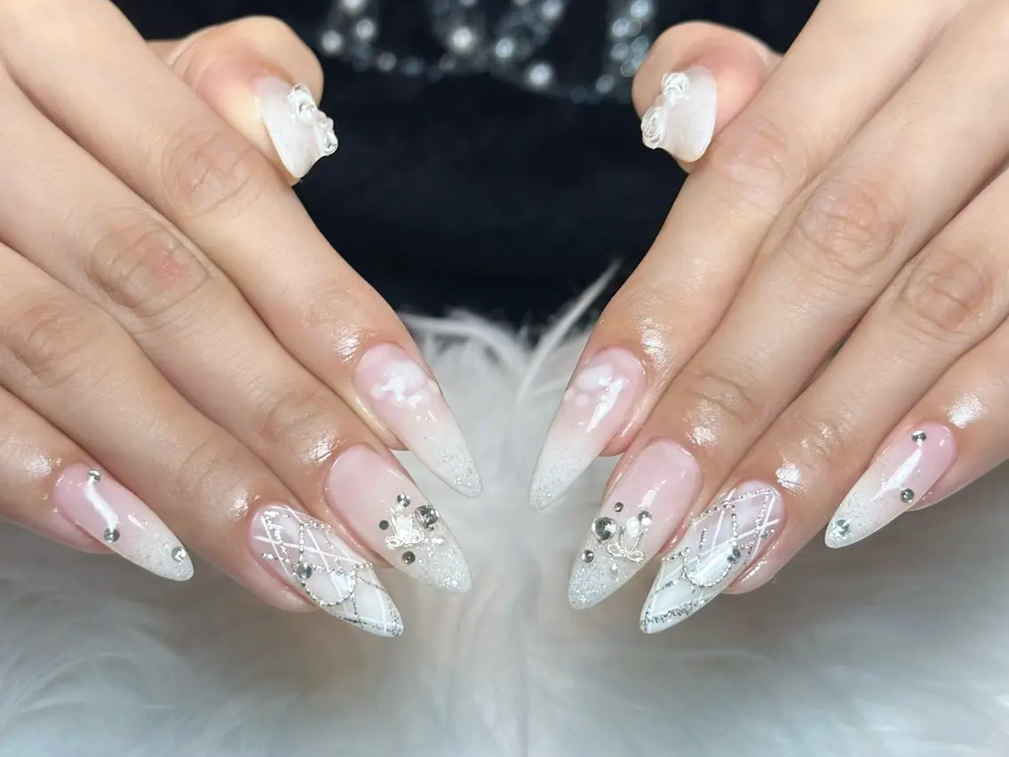 ネイル チークネイル ドット フレンチネイル グラデーション ハート ハンドネイル ハンドケア Eli Muse 新宿ネイルのネイルデザイン