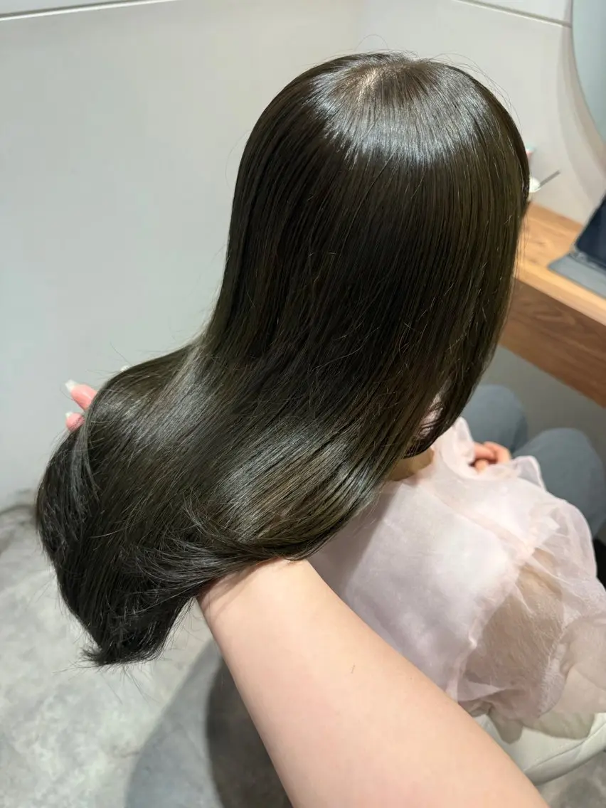 セミロング カット ヘアカラー 濱﨑 紅葉のヘアスタイル