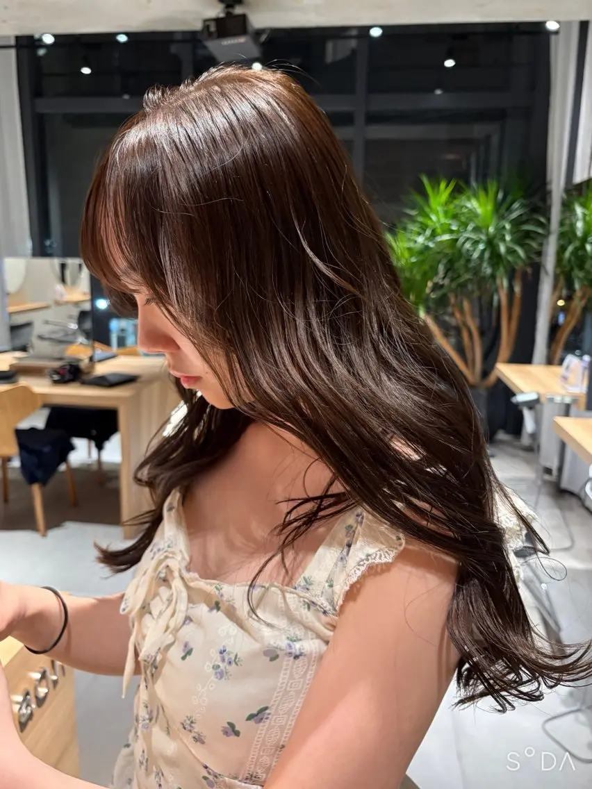 ロング ヘアカラー 大庭 鈴歌のヘアスタイル