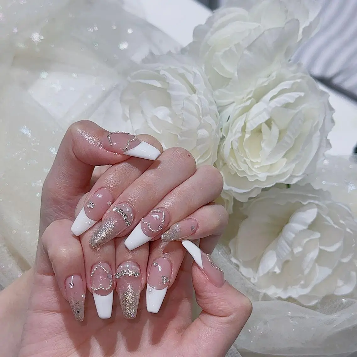 ネイル アートネイル 長さ出し ネイルチップ Queens momoのネイルデザイン