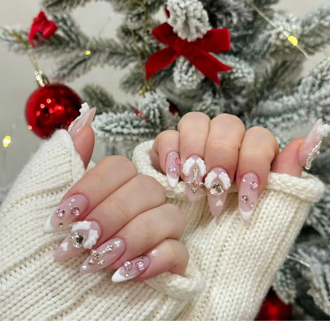 ネイル オーロラネイル ブルー チークネイル 長さ出し フットネイル ハンドネイル NAILS168 池袋西口駅前店のネイルデザイン