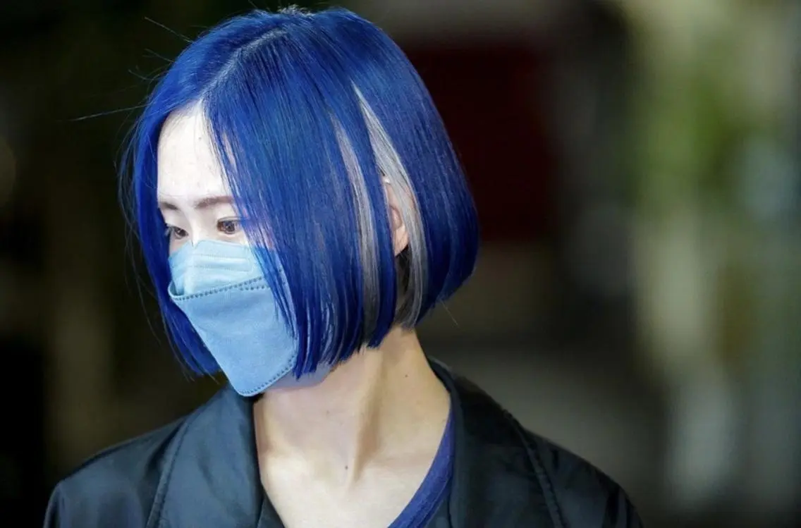 ショート カラー ブリーチ ケアブリーチ ダブルカラー インナーカラー ネイビーカラー 安藤悠里/ハイトーン /デザインカラーのヘアスタイル