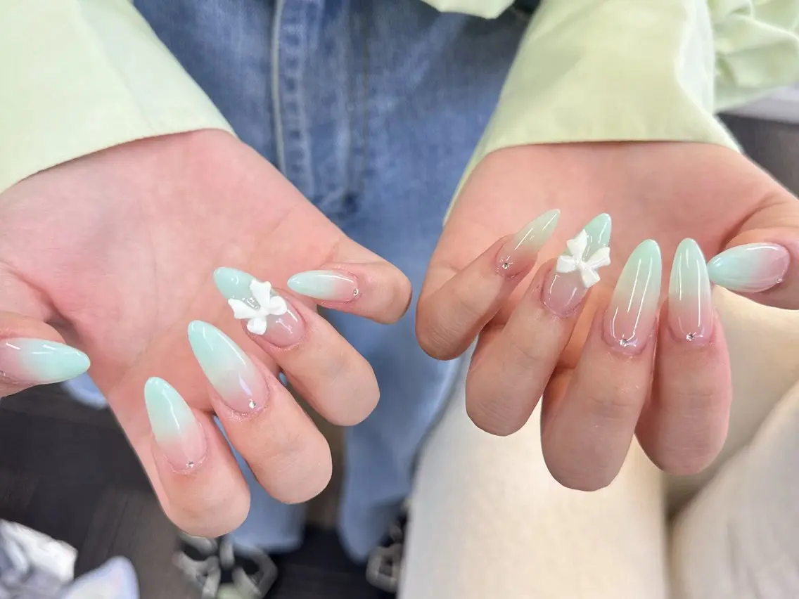 ネイル 長さ出し フットネイル フレンチネイル ジェルネイル ガーリー ハンドネイル NYネイルサロン 千葉中央店のネイルデザイン