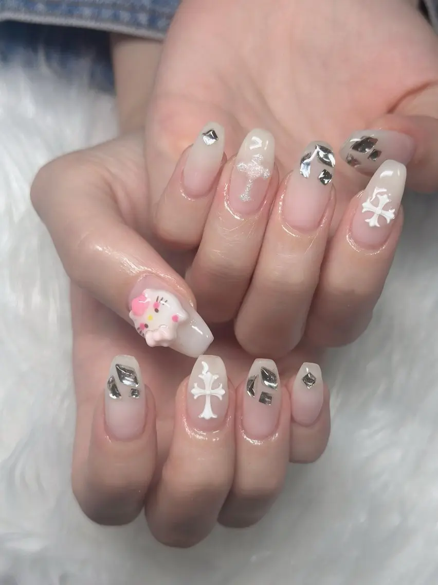 ネイル オーロラネイル フレンチネイル ジェルネイル ハロウィン キラキラネイル ハンドネイル H.baby Nail Salonのネイルデザイン